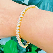 Load image into Gallery viewer, Marquise Cut Sparkle Tennis Bracelet
