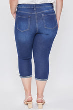 Load image into Gallery viewer, Missy Plus Basic 1 Button Cuff Capri