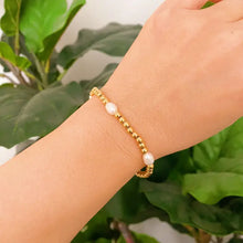 Load image into Gallery viewer, Freshwater Pearls Golden Bauble Bracelets