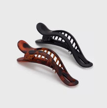 Load image into Gallery viewer, Curved Flat Lay Claw Clip - 2 pc Set