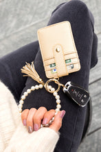 Load image into Gallery viewer, Pearl Key Ring Wallet Bracelet