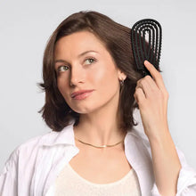 Load image into Gallery viewer, Detangling Flexi Brush - Black