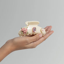 Load image into Gallery viewer, Kitschpop™️Curved Claw Clip 7pc Set Vintage- Pearlized Cream