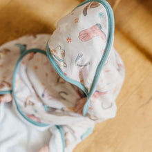 Load image into Gallery viewer, COPPER PEARL® Hooded Towel CHEYENNE