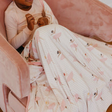 Load image into Gallery viewer, COPPER PEARL® 3-Layer Stretchy Quilt KATERINA