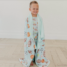Load image into Gallery viewer, COPPER PEARL® 3-Layer Quilt - Sports Medley