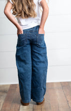 Load image into Gallery viewer, Kids Medium Wash Denim Horse Shoe Jeans