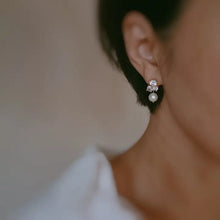 Load image into Gallery viewer, Golden Sparkle Pearl Drop Earrings