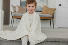 Load image into Gallery viewer, COPPER PEARL® 3-Layer Stretchy Quilt - CRU