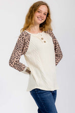 Load image into Gallery viewer, Cream/Coco Leopard Print Pullover Top

