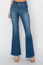 Load image into Gallery viewer, High Rise Seam Detailed Flare Jeans
