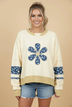 Load image into Gallery viewer, Daisy Applique Oversized Sweatshirt
