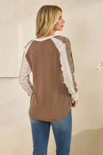 Load image into Gallery viewer, Chestnut Mixed Contrast Sleeve V Neck Top
