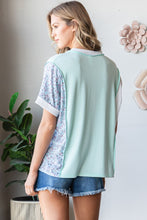 Load image into Gallery viewer, Plus Mint Color Block Floral V-Neck Top

