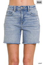 Load image into Gallery viewer, Plus Light Wash Raw Hem Denim Shorts
