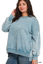 Load image into Gallery viewer, Plus Acid Wash Fleece Hi-Low Hem Pullover
