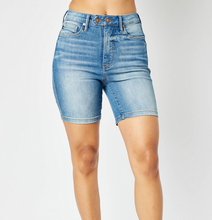 Load image into Gallery viewer, Judy Blue® Tummy Control Double Button Bermuda Shorts
