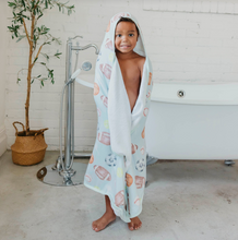 Load image into Gallery viewer, COPPER PEARL® Big Kid Hooded Towel - Sports Medley
