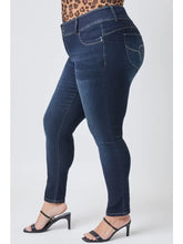 Load image into Gallery viewer, Junior Plus 3 Button Wannabettabutt Mid-Rise Skinny Jean
