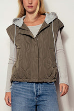 Load image into Gallery viewer, Olive Quilted Vest With Hoodie
