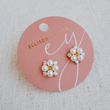 Load image into Gallery viewer, Four Pearls Stud Earrings
