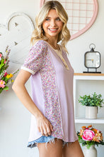 Load image into Gallery viewer, PLUS FLORAL CONTRAST BUTTON FRONT TOP- LAVENDER
